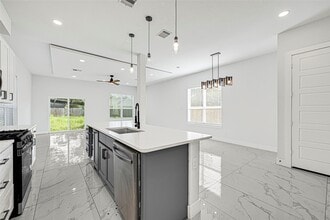 Building Photo - 7203 Weyburn St Building Photo - 7203 Weyburn St