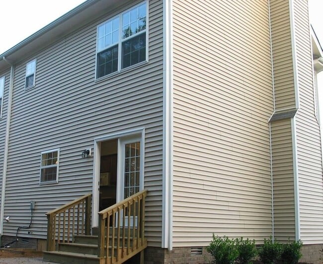 Building Photo - 301 Newport Meadows Cir
