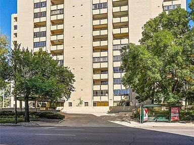 Foto del edificio - 800 N Pearl St