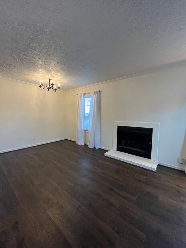 Building Photo - 292 D Donna Dr