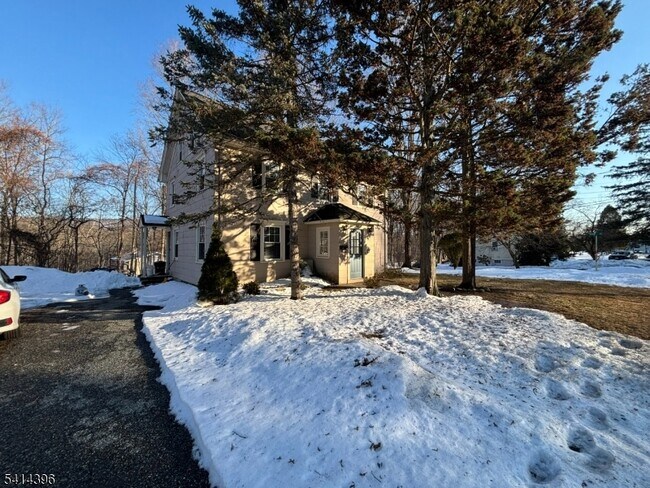 Foto del edificio - 86 Ringwood Ave