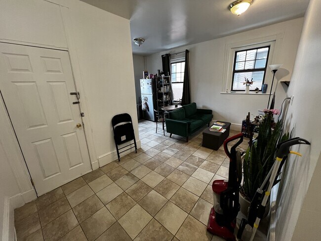 Foto del edificio - 57 Brighton Ave