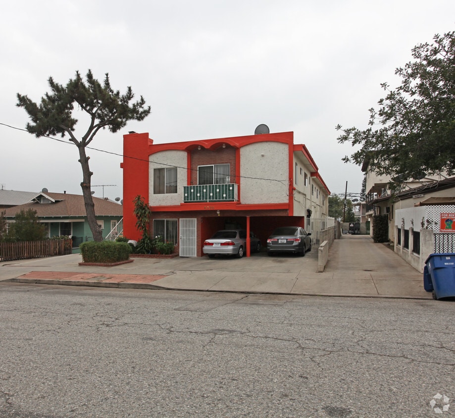 Building Photo - 4320 Russell Ave
