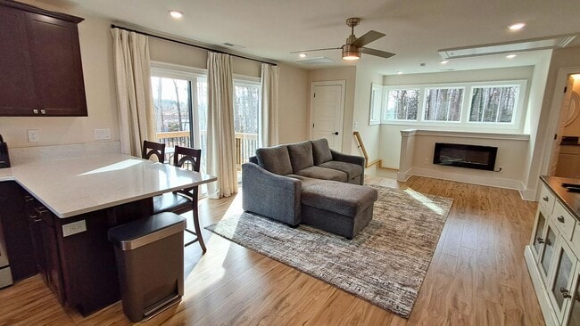 Foto del edificio - 3108 1/2 Hickory Rd - 3108 1/2 Hickory Rd