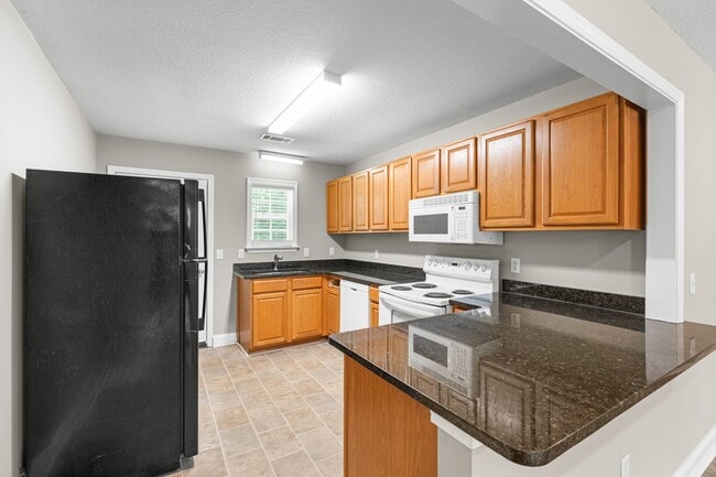 Building Photo - 223B Vista Cir