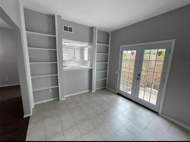 Foto del edificio - 11710 Southlake Dr