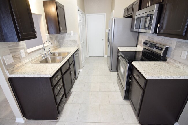 Foto del edificio - 101 Bluestem Ct