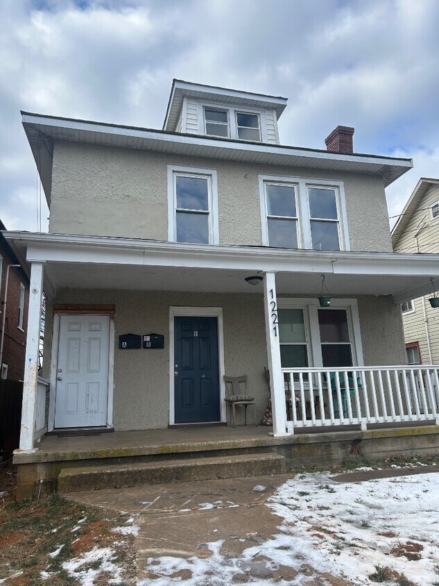 Foto principal - 1221 Campbell Ave