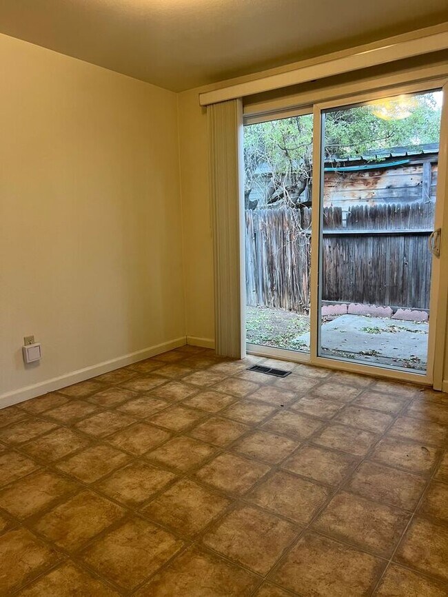 Building Photo - Coming soon - conveniently located Sparks ...