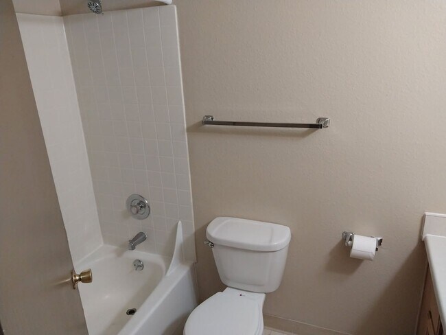 Foto del edificio - 2 Bedroom 1 Bathroom - Granvue Apartments