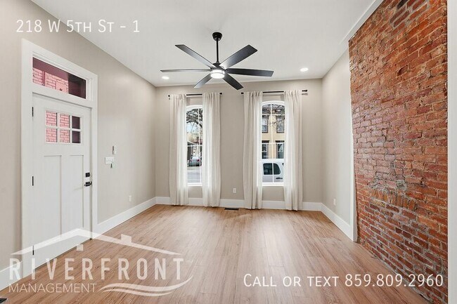 Foto del edificio - 218 W 5th St