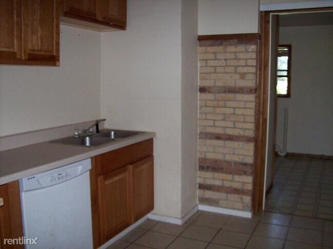 Building Photo - 121 North St