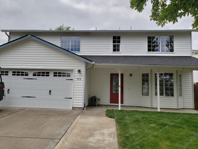 Front of house - 770 Hyacinth St