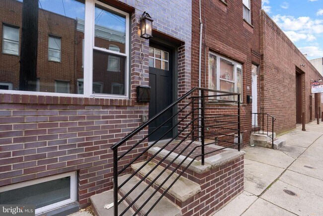 Building Photo - 1016 Cantrell St