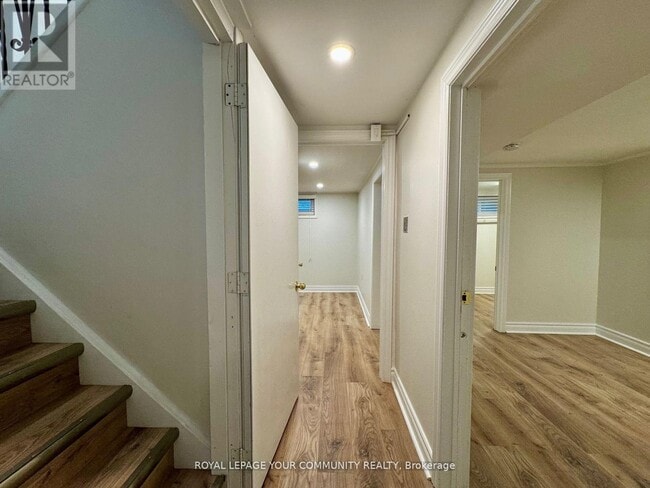 Building Photo - 246 Elka Dr