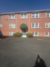Building Photo - 210 Hillside Ave