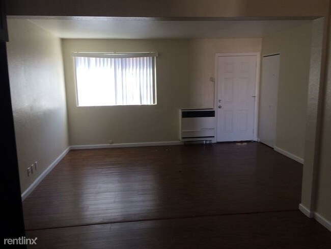 Building Photo - 3 br, 1.5 bath Townhome - 2703 Ulric Street