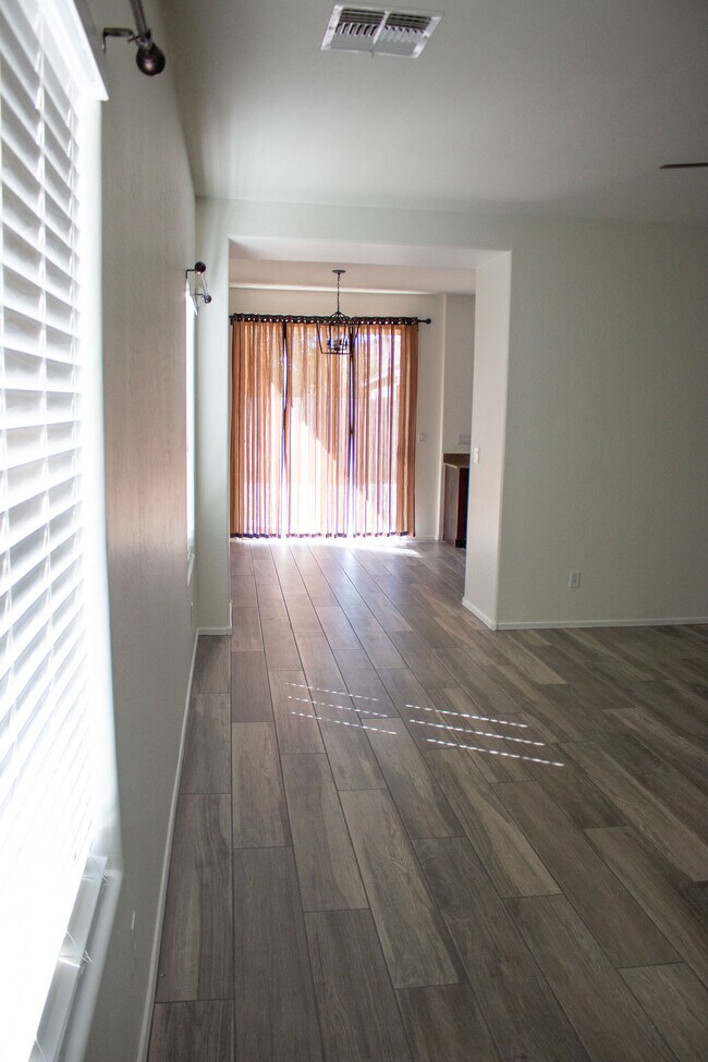 Foto del edificio - 40164 W Bonneau St