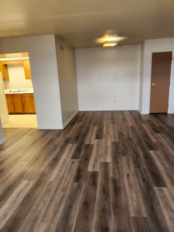 Foto del edificio - 333 N Detroit St