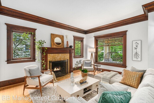 Foto del edificio - 5 br, 2.5 bath House - 2934 NE 16th Ave