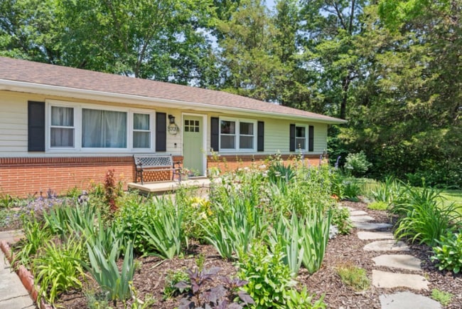 Building Photo - 3709 Evergreen Ln