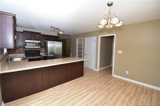Building Photo - 332 Juno Dr