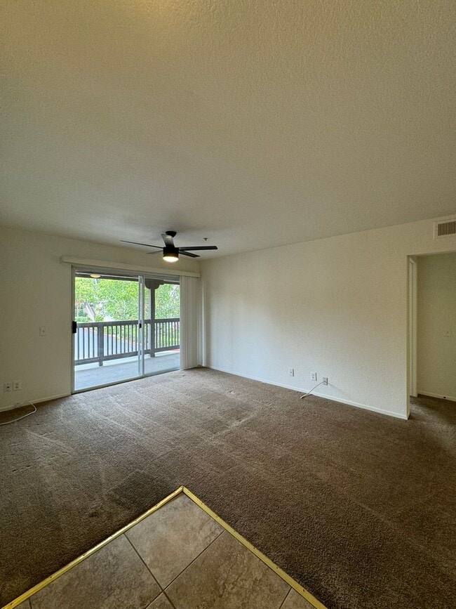 Building Photo - 1 Bed Condo with Garage & Balcony in Orange