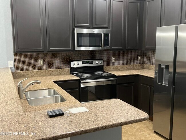 Foto del edificio - 12286 Black Walnut Ct