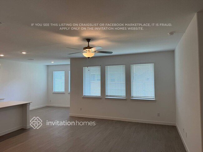 Building Photo - 213 Hazelnut Dr
