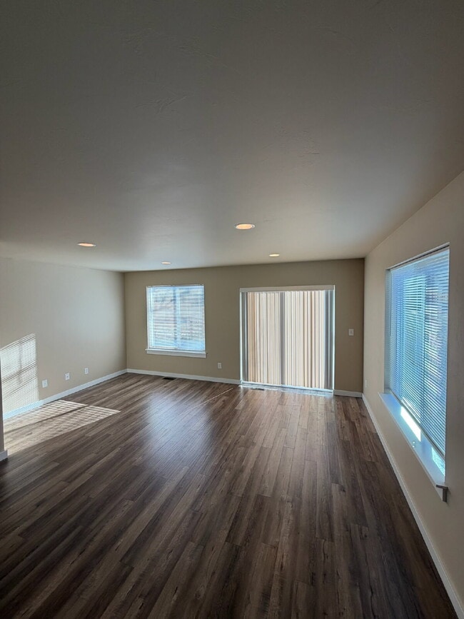 Building Photo - 4022 Sunstone St