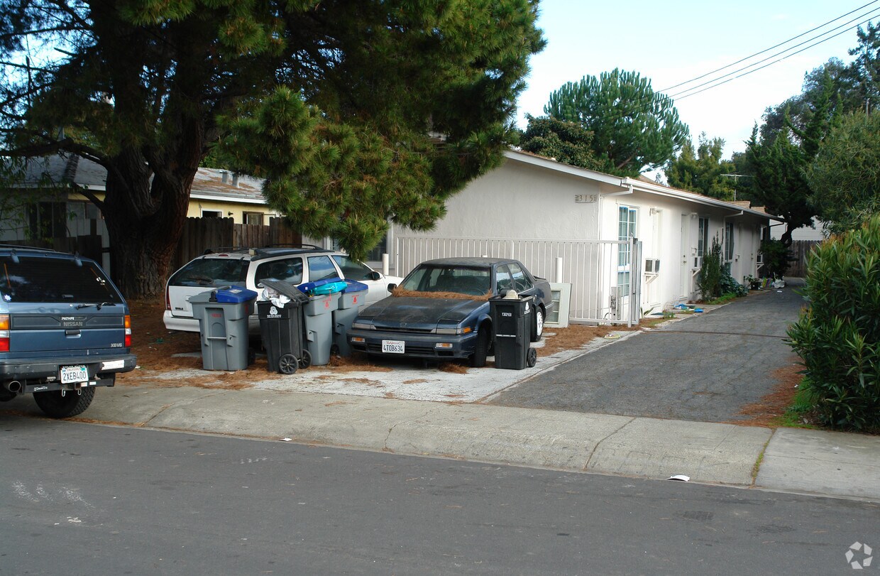 Primary Photo - 315 Higdon Ave
