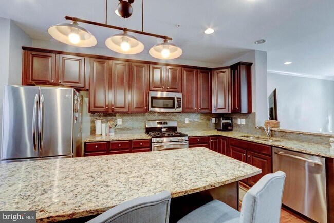 Foto del edificio - 7246 Dorchester Woods Ln
