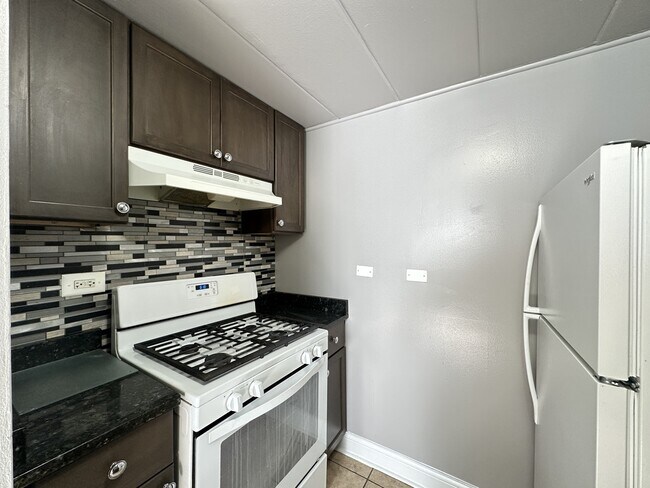 Foto del edificio - 3810 25th Ave