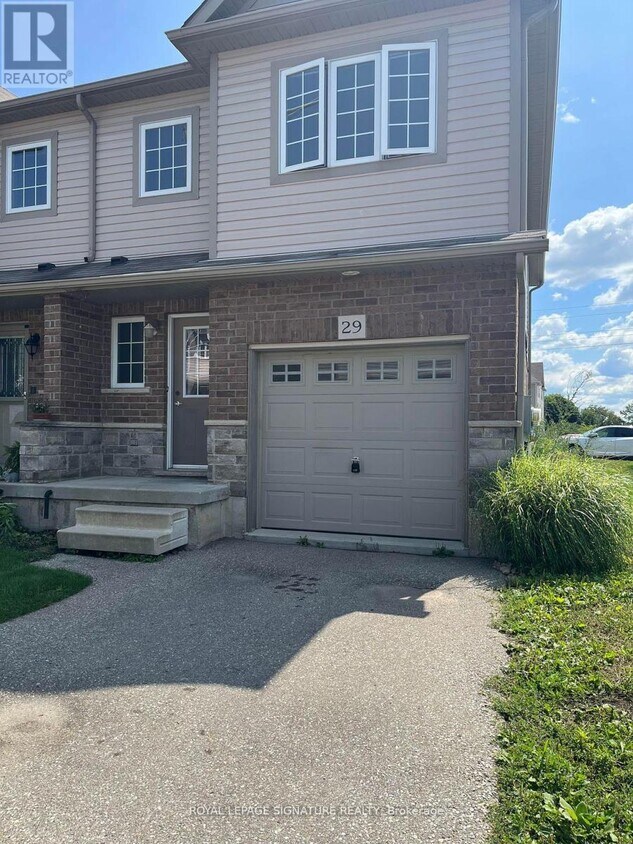 Photo principale - 355-355 Fisher Mills Rd
