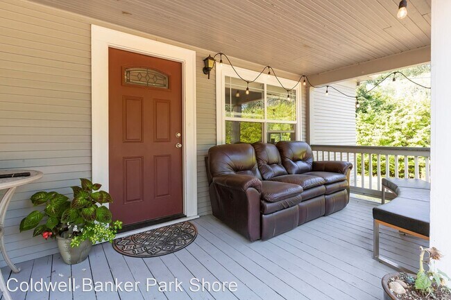 Building Photo - 4 br, 5 bath House - 5100 SE Mile Hill Dr