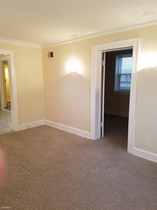 Building Photo - 4159 N Narragansett Ave
