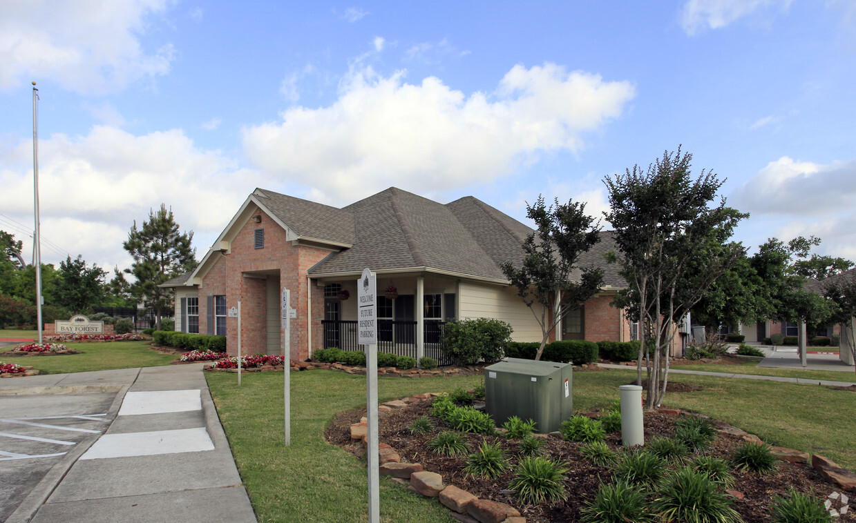 Primary Photo - Townhomes of Bay Forest