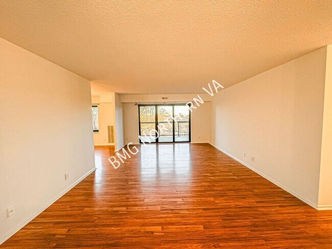Foto del edificio - 309 Yoakum Pkwy