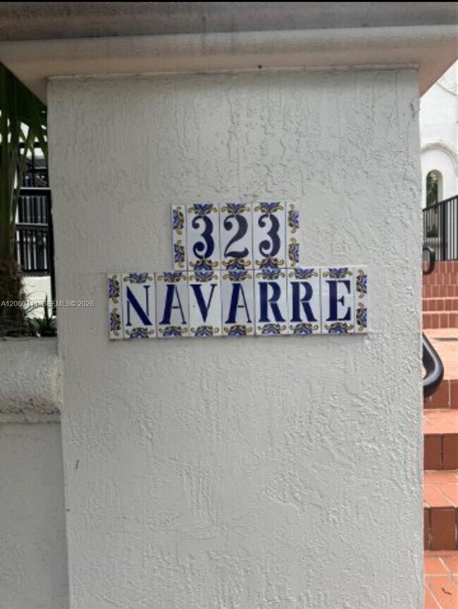 Foto del edificio - 323 Navarre Ave