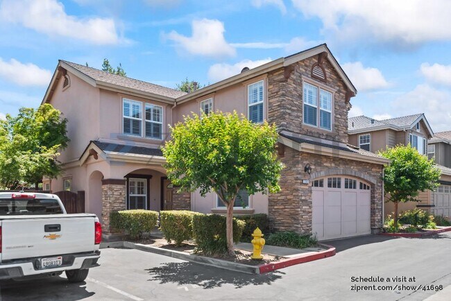 Building Photo - 742 Creekside Ct