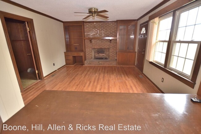Building Photo - 3 br, 2 bath House - 1200 West Mount Drive