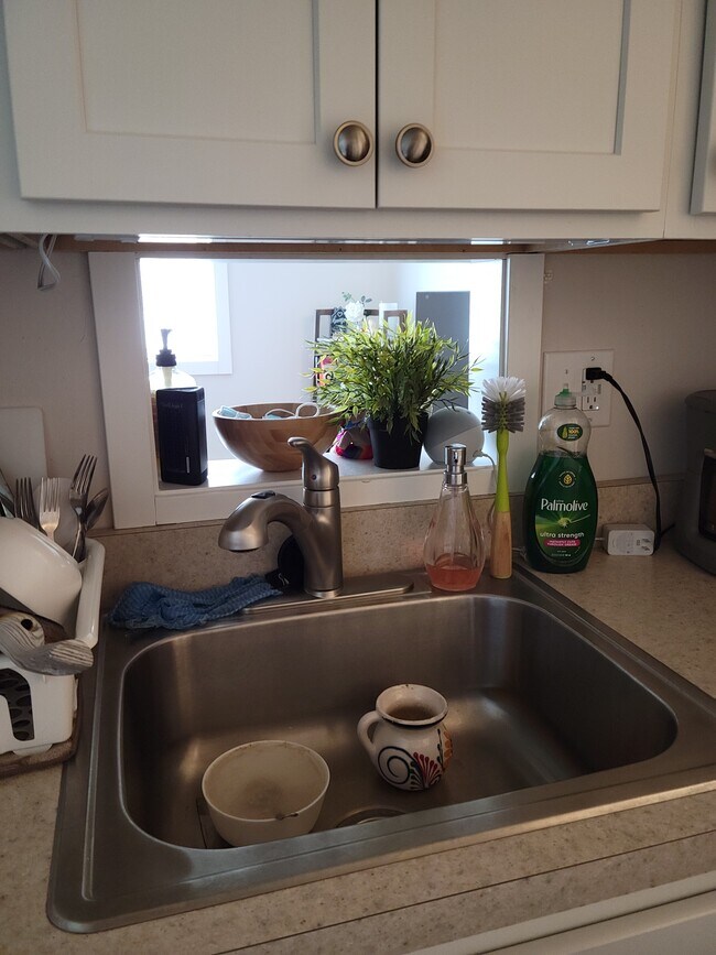 Dolphin Square Apartments 10300 W Bluemound Rd Wauwatosa, WI