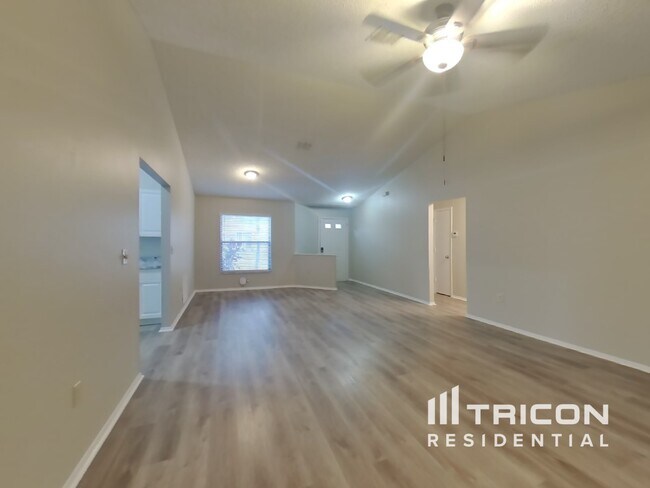 Building Photo - 714 49th St E