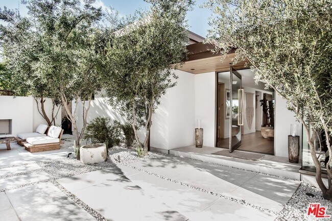 Foto del edificio - 3539 Beverly Ridge Dr