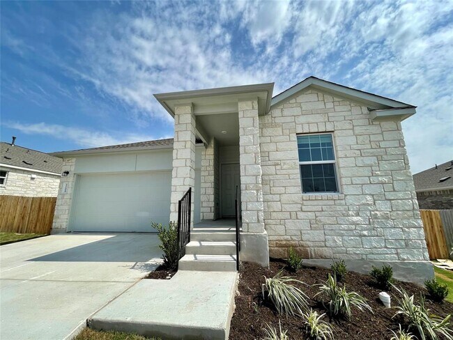 Building Photo - 3208 Kenner Dr