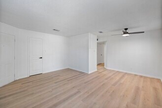 Building Photo - 700 Lyle W Ave