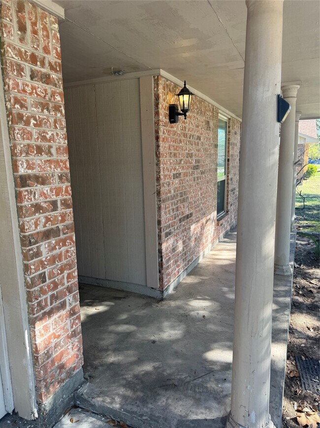 Foto del edificio - 3210 Haydee Rd