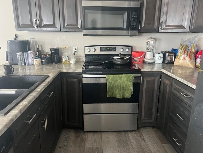 Photo du bâtiment - 3 Elena Court