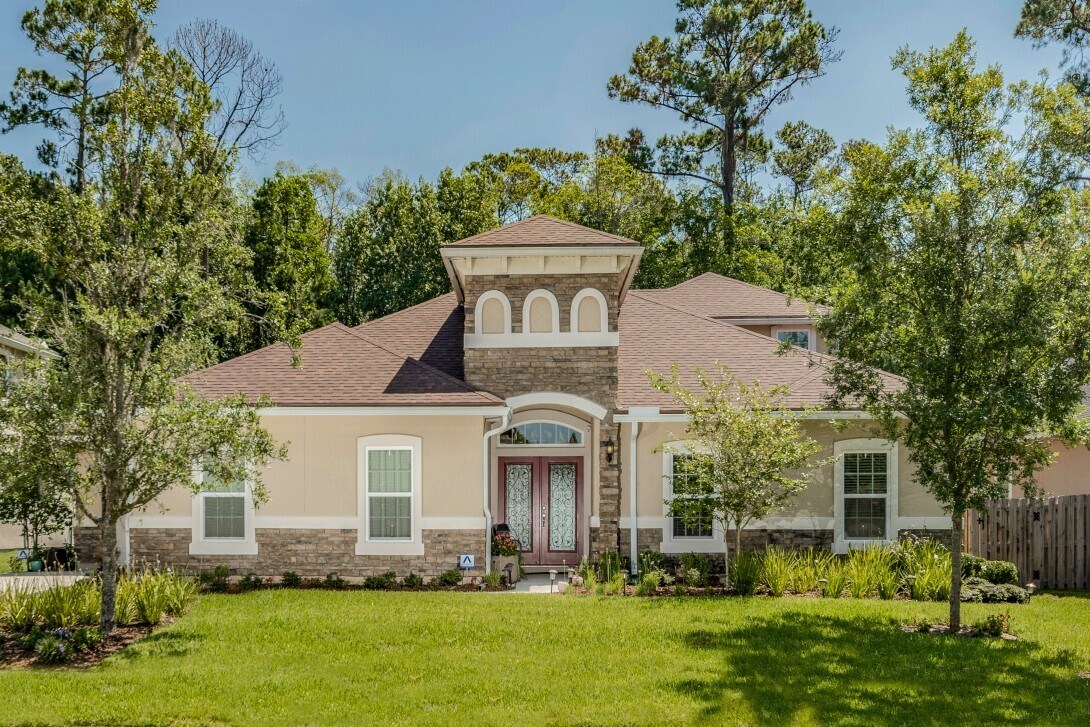 Primary Photo - Nearly New North Hampton For Lease