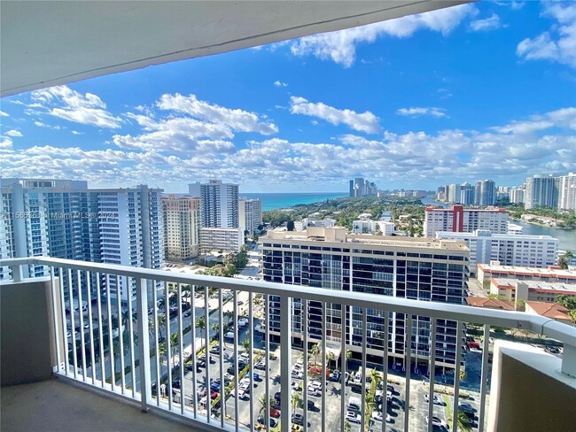 Foto del edificio - 1985 S Ocean Dr